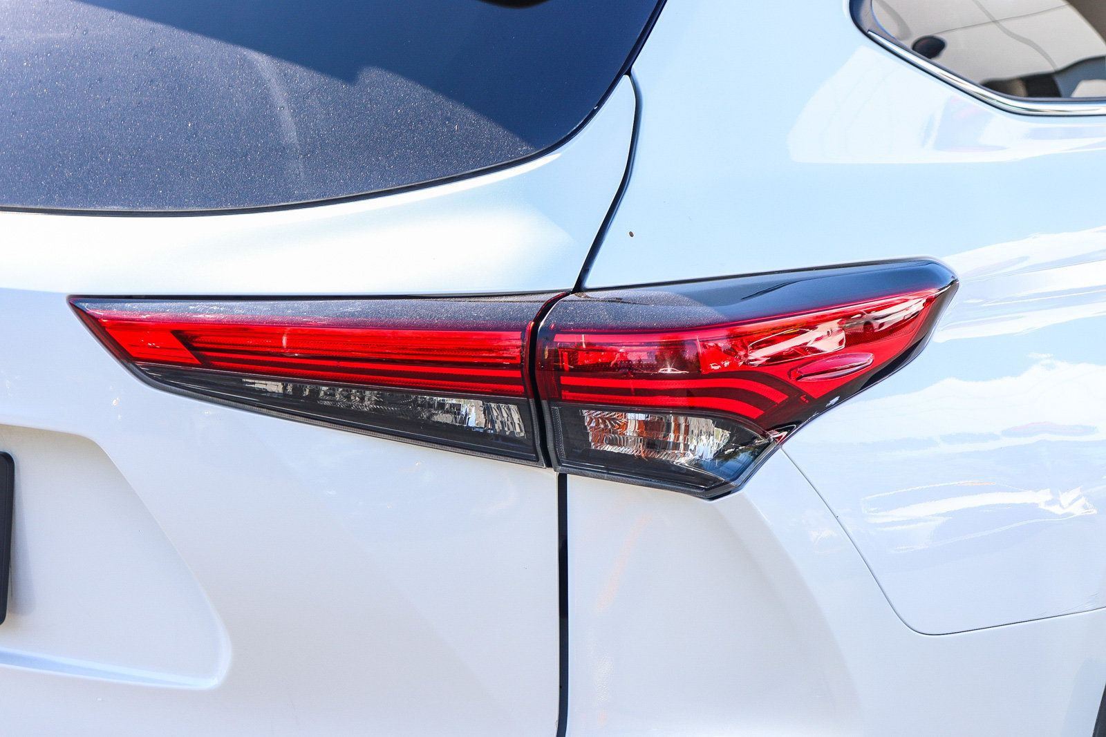 Certified 2021 Toyota Highlander L FWD image 8