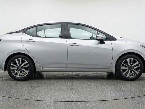 Used 2025 Nissan Versa SV image 11