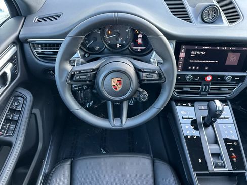 New 2026 Porsche Macan image 15