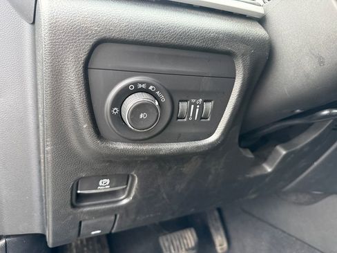 Used 2022 Jeep Grand Cherokee L Limited AWD/4WD image 13
