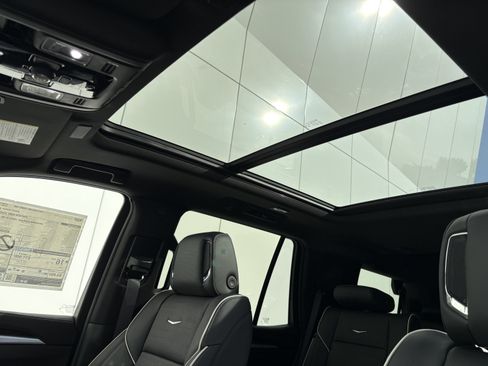 New 2026 Cadillac Escalade Luxury image 17