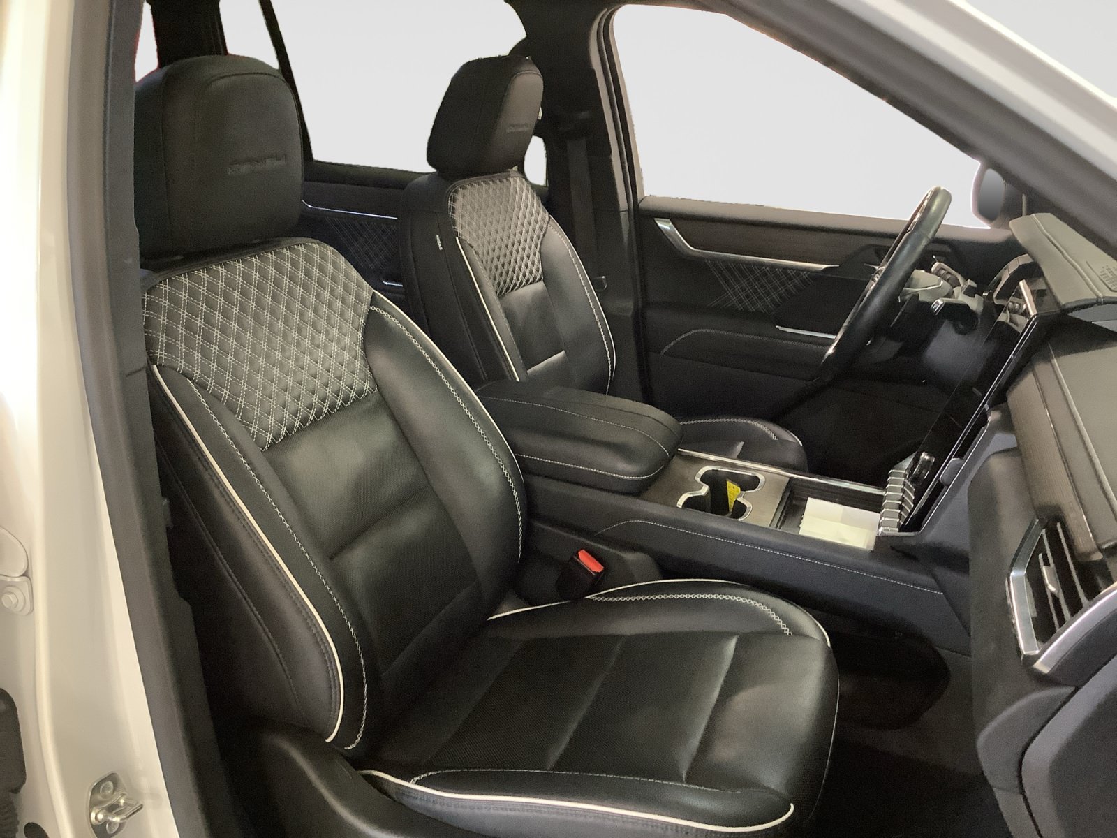 Used 2024 GMC Acadia Denali w/ Super Cruise Package FWD image 21