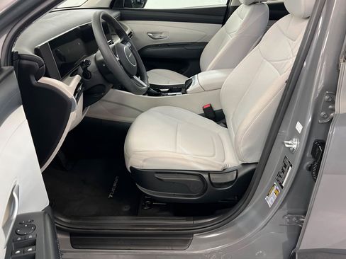 Used 2025 Hyundai Tucson SE AWD/4WD image 18