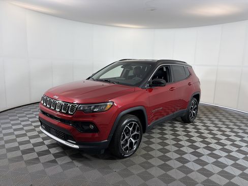 Used 2025 Jeep Compass Limited AWD/4WD image 2