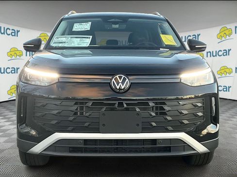 New 2026 Volkswagen Tiguan SE image 3