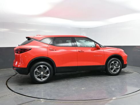 Used 2025 Chevrolet Blazer LT FWD image 10
