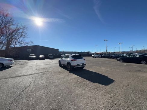 Used 2025 Chevrolet TrailBlazer LT w/ Driver Confidence Package image 15