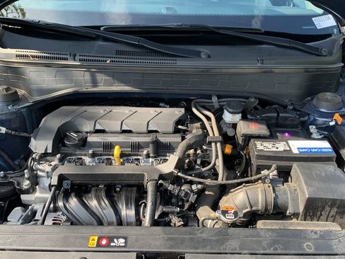 Certified 2022 Hyundai Venue Limited FWD image 12