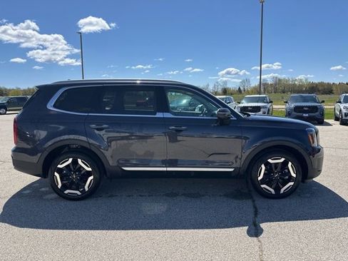 Used 2025 Kia Telluride S AWD/4WD image 2