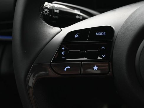 Used 2025 Hyundai Elantra SEL FWD image 25