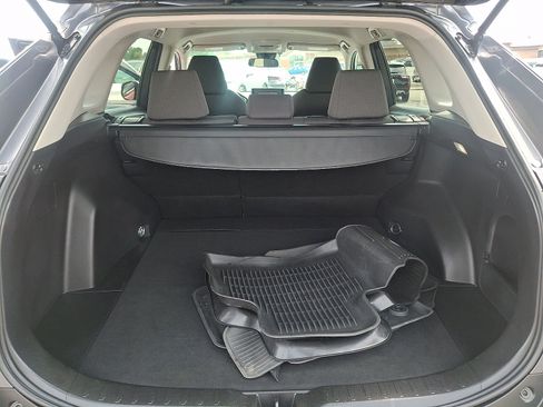 Used 2022 Toyota RAV4 XLE AWD/4WD image 28