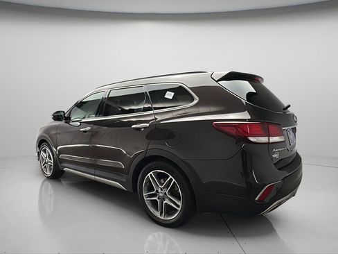 Used 2017 Hyundai Santa Fe Limited AWD/4WD image 4