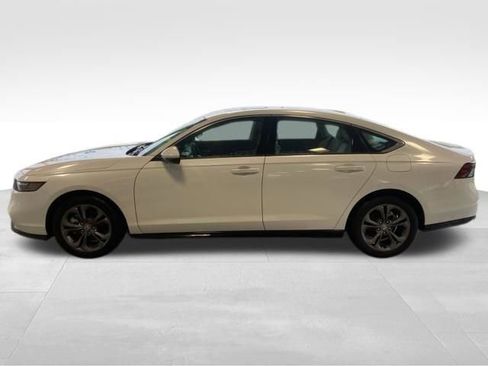 Used 2025 Honda Accord EX-L image 2
