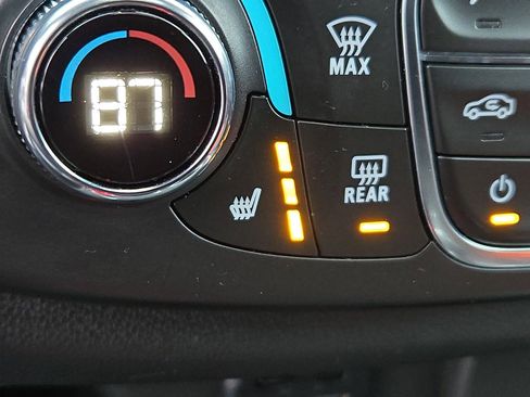 Certified 2023 Chevrolet Traverse Premier image 19