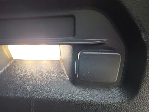 Used 2022 Ford Explorer XLT AWD/4WD image 34