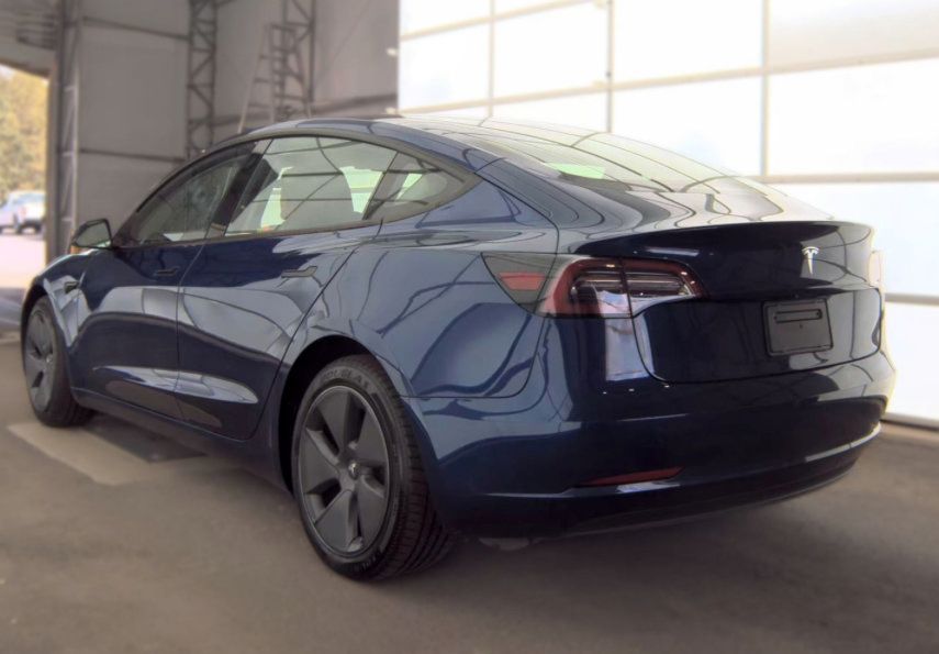 Used 2023 Tesla Model 3 Standard Range RWD image 5