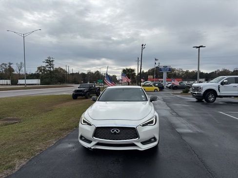 Used 2017 INFINITI Q60 Red Sport 400 image 5