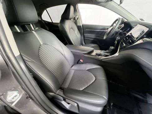 Used 2022 Toyota Camry SE image 25