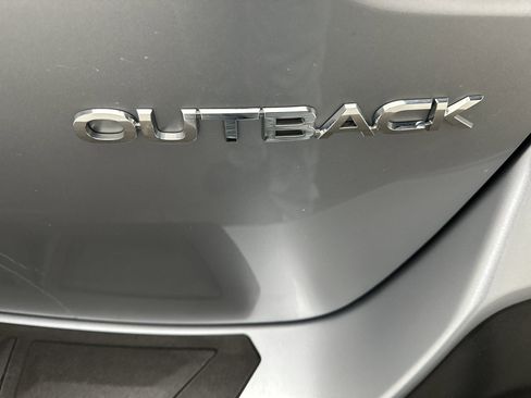 Used 2025 Subaru Outback Premium w/ Popular Package #1A AWD/4WD image 12
