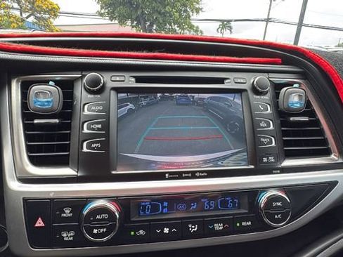 Used 2018 Toyota Highlander FWD V6 image 17