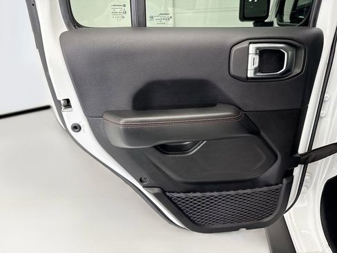 Used 2024 Jeep Wrangler Unlimited Rubicon image 25