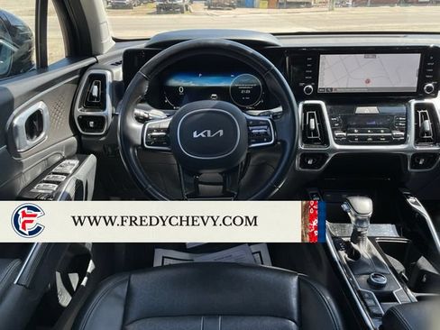Used 2023 Kia Sorento SX AWD/4WD image 13