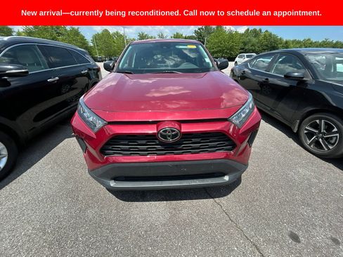 Used 2022 Toyota RAV4 LE AWD/4WD image 1