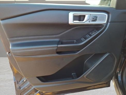 Used 2020 Ford Explorer Limited image 14