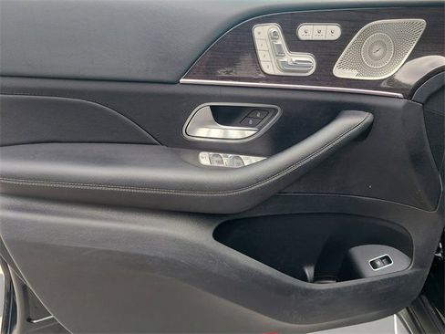 Used 2022 Mercedes-Benz GLS 450 4MATIC image 22