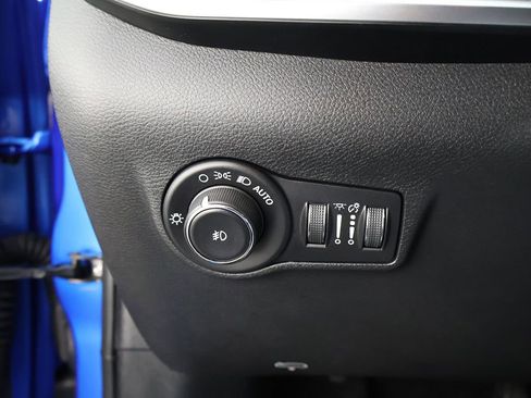 Used 2025 Jeep Compass Latitude AWD/4WD image 37