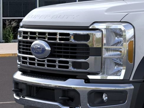 New 2025 Ford F550 4x4 Regular Cab Super Duty w/ XLT Value Package image 17