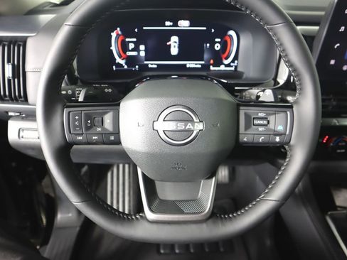 New 2026 Nissan Pathfinder SL AWD/4WD image 10