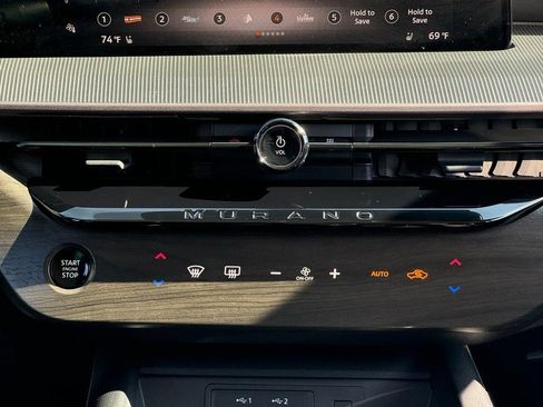 Used 2025 Nissan Murano SV image 13