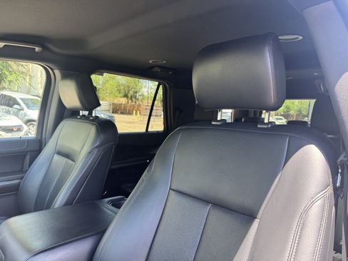 Used 2019 Ford Expedition XLT w/ Equipment Group 201A AWD/4WD image 23