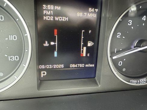 Used 2015 Land Rover LR2 image 22