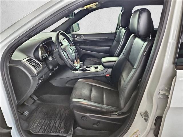 Used 2020 Jeep Grand Cherokee Altitude AWD/4WD image 16