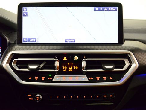 Used 2024 BMW X4 xDrive30i w/ Premium Package image 30