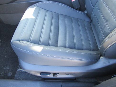 New 2025 Mitsubishi Outlander SE FWD image 14