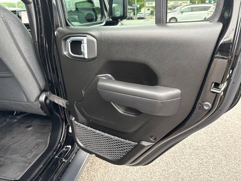 Used 2024 Jeep Wrangler Unlimited Sport AWD/4WD image 23