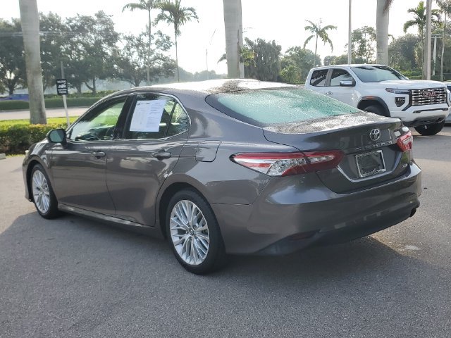 Used 2018 Toyota Camry XLE FWD image 3