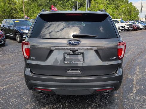 Used 2017 Ford Explorer XLT w/ Equipment Group 202A AWD/4WD image 6