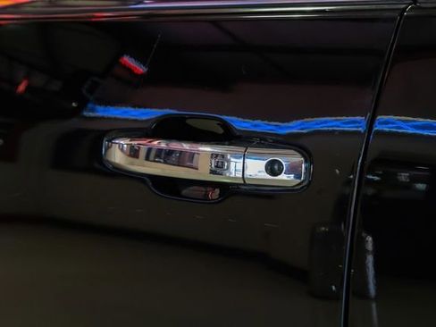 Used 2024 Chevrolet Silverado 2500 High Country w/ High Country Premium Package image 38