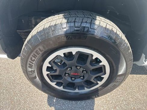 Used 2025 Toyota 4Runner TRD Off-Road Premium image 15