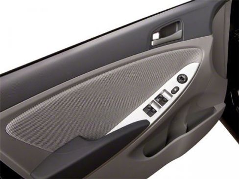 Used 2013 Hyundai Accent GLS w/ Premium Pkg image 12