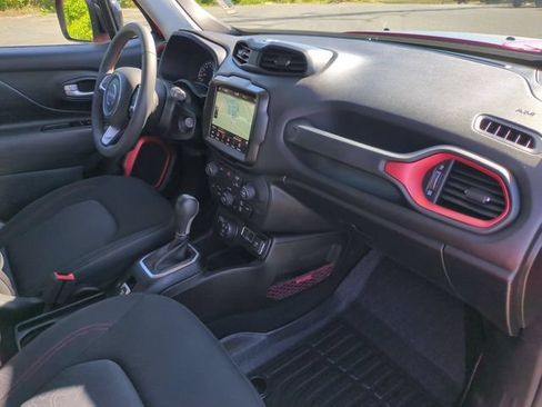 Used 2023 Jeep Renegade Trailhawk AWD/4WD image 34