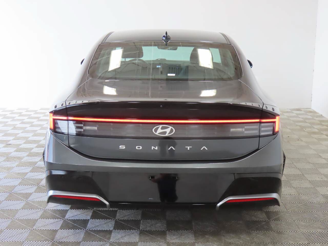 Used 2026 Hyundai Sonata SEL FWD image 4