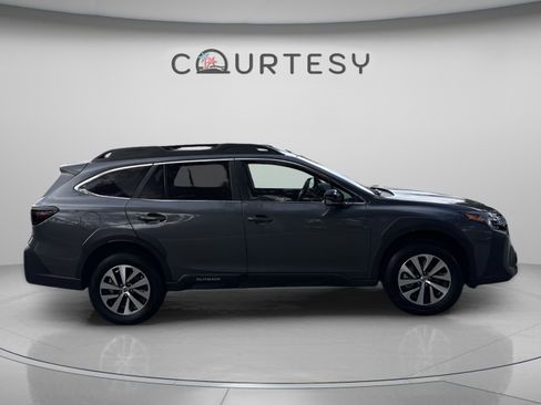 Used 2025 Subaru Outback Premium w/ Popular Package #1A AWD/4WD image 8
