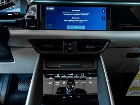 New 2026 Porsche Macan 4 Electric AWD/4WD image 20