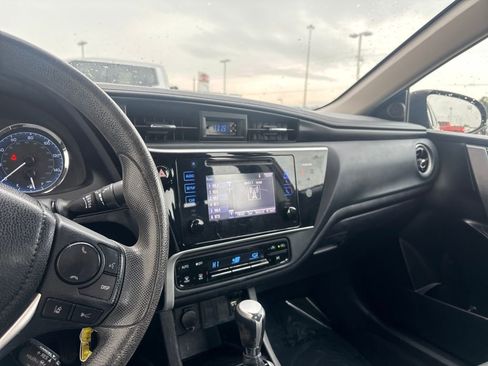 Used 2017 Toyota Corolla LE image 14