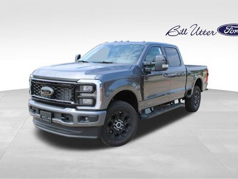 New 2026 Ford F250 Lariat w/ Black Appearance Package AWD/4WD image 1